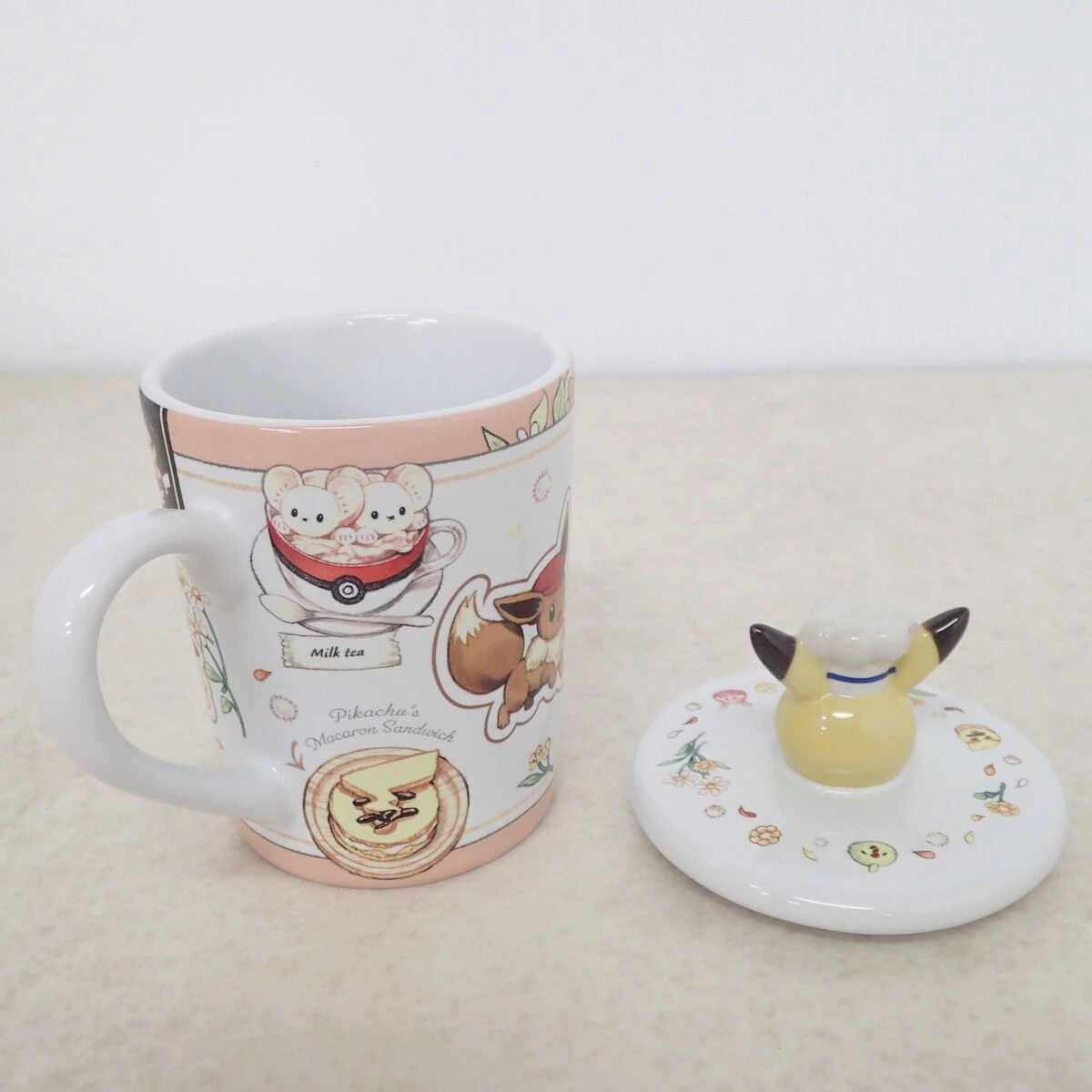 ポケモンセンター ポケモンカフェ 蓋付きマグカップ シェフピカチュウ